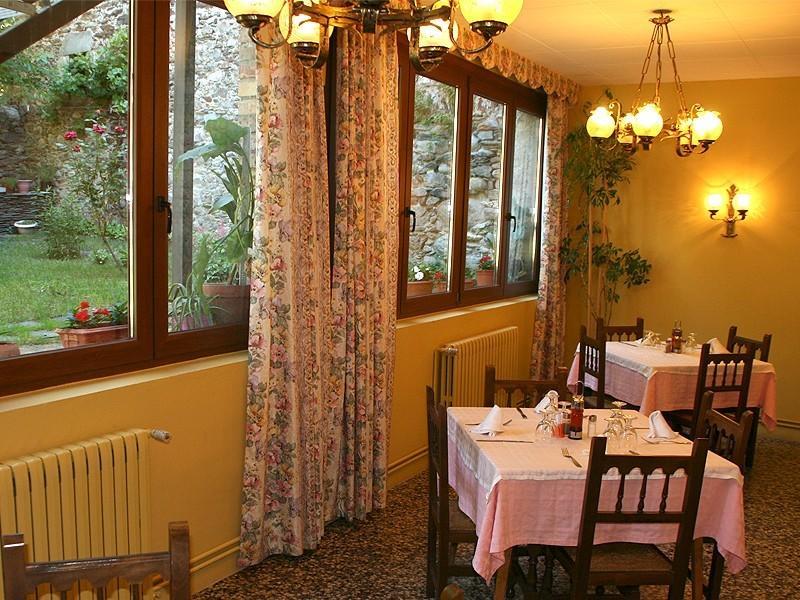 Fonda Agusti Otel Esterri d'Àneu Dış mekan fotoğraf
