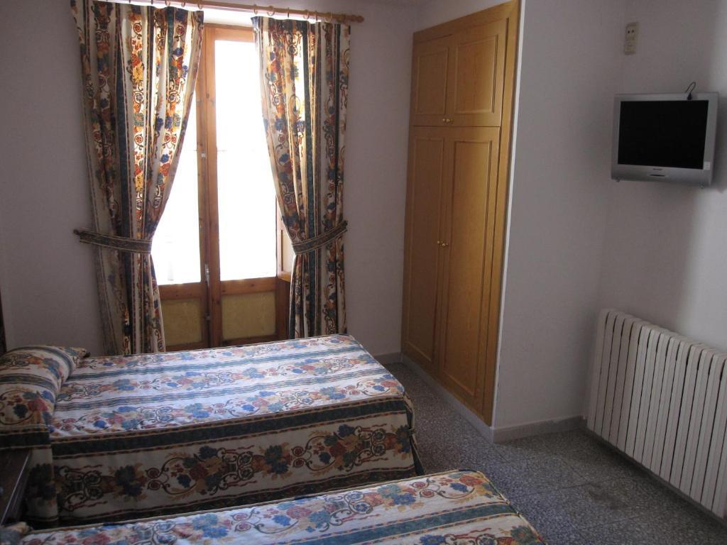 Fonda Agusti Otel Esterri d'Àneu Oda fotoğraf